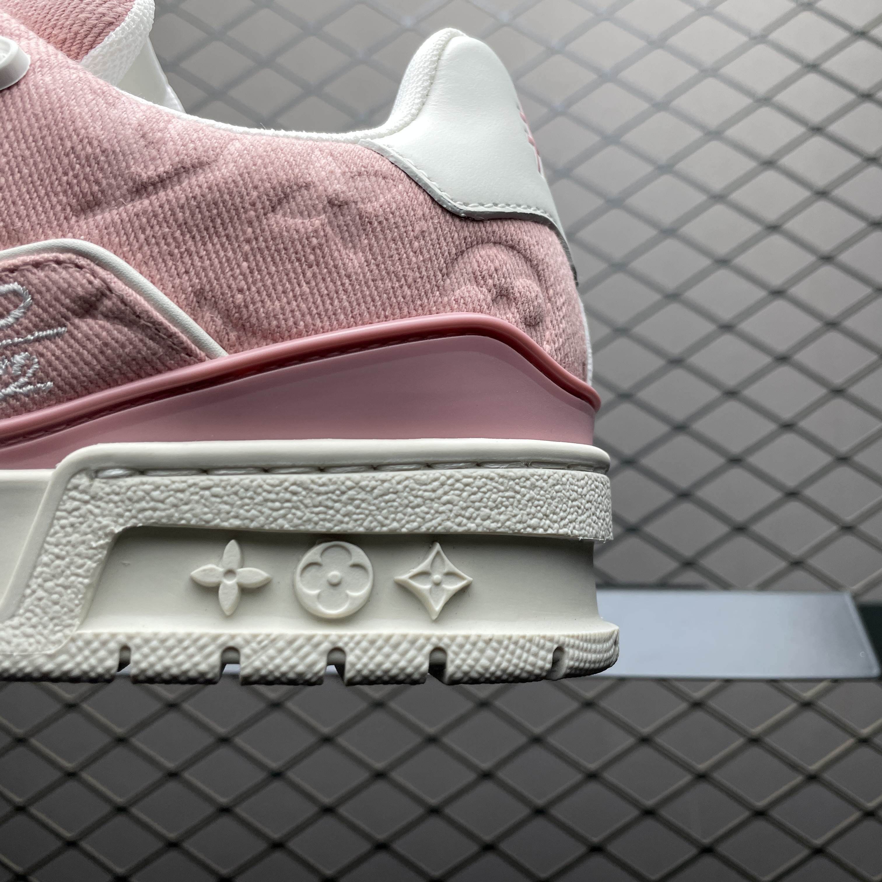 L X V TRAINER SNEAKERS detail 4
