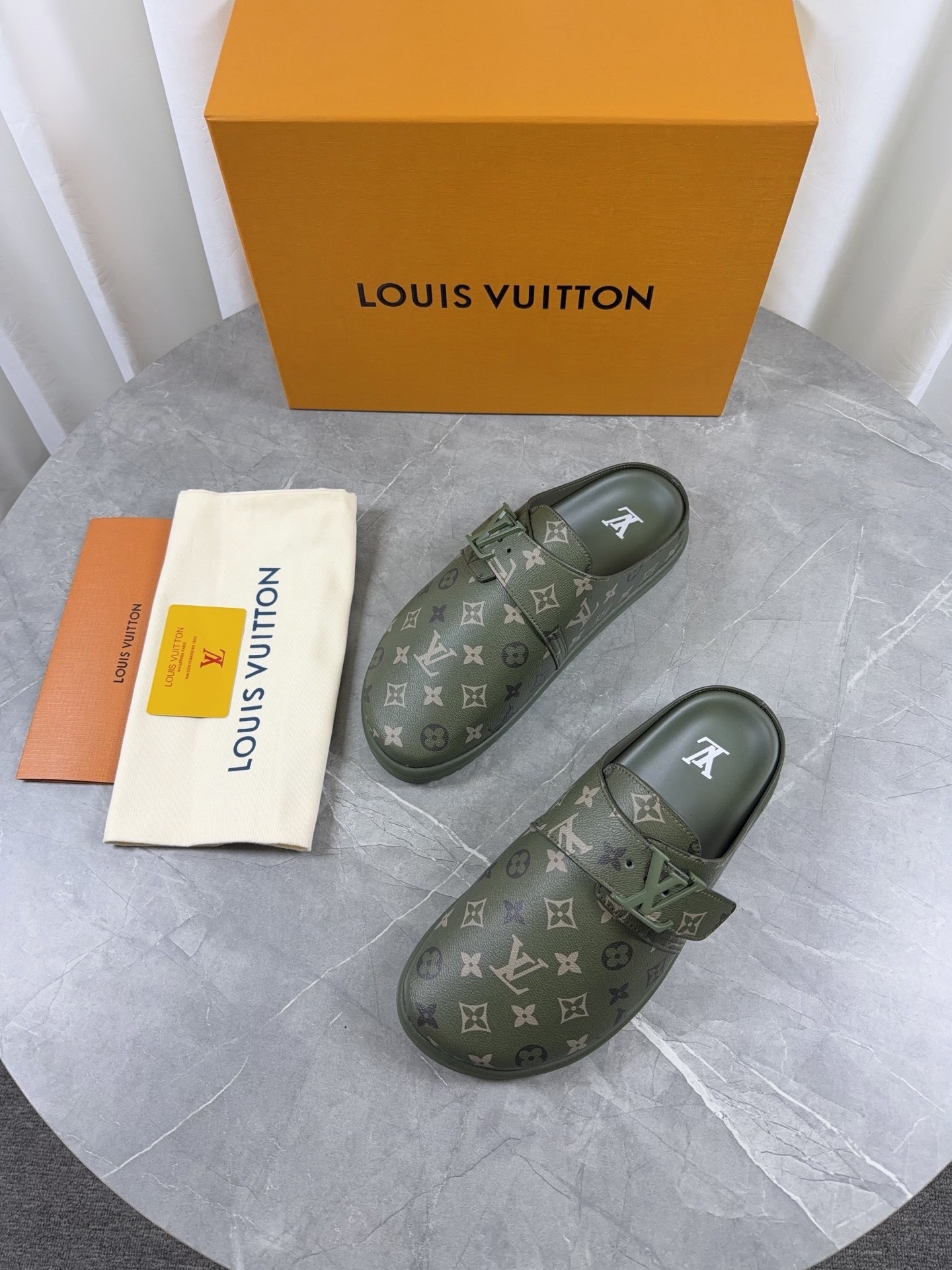 L X V Slippers detail 4