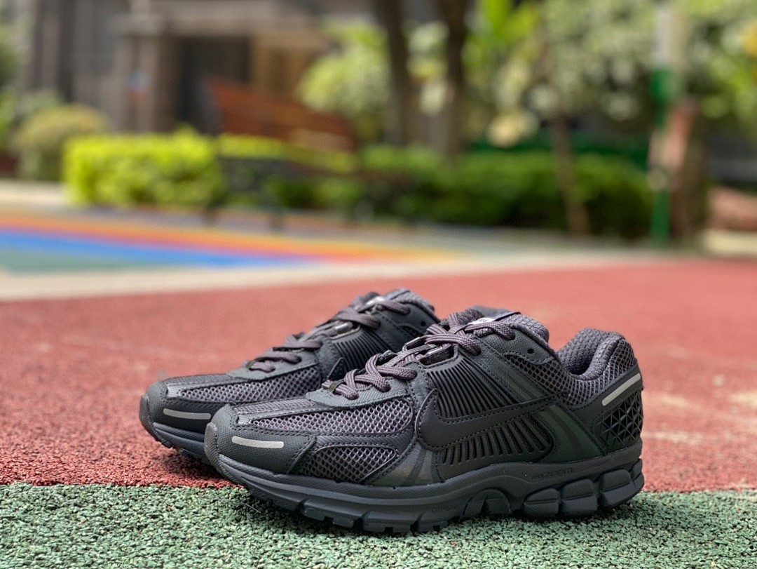 Zoom Vomero 5黑色 Nike Air Zoom Vomero 5防滑耐磨女款 低帮跑步鞋 bv1358-002