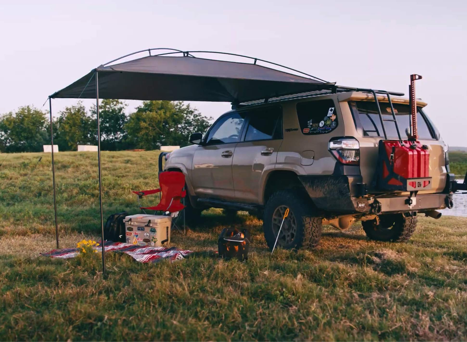 【Sports&Outdoors】Portable Vehicle Awning, Large 9' x 7' Shade Coverage for Trucks SUVs Vans Campers