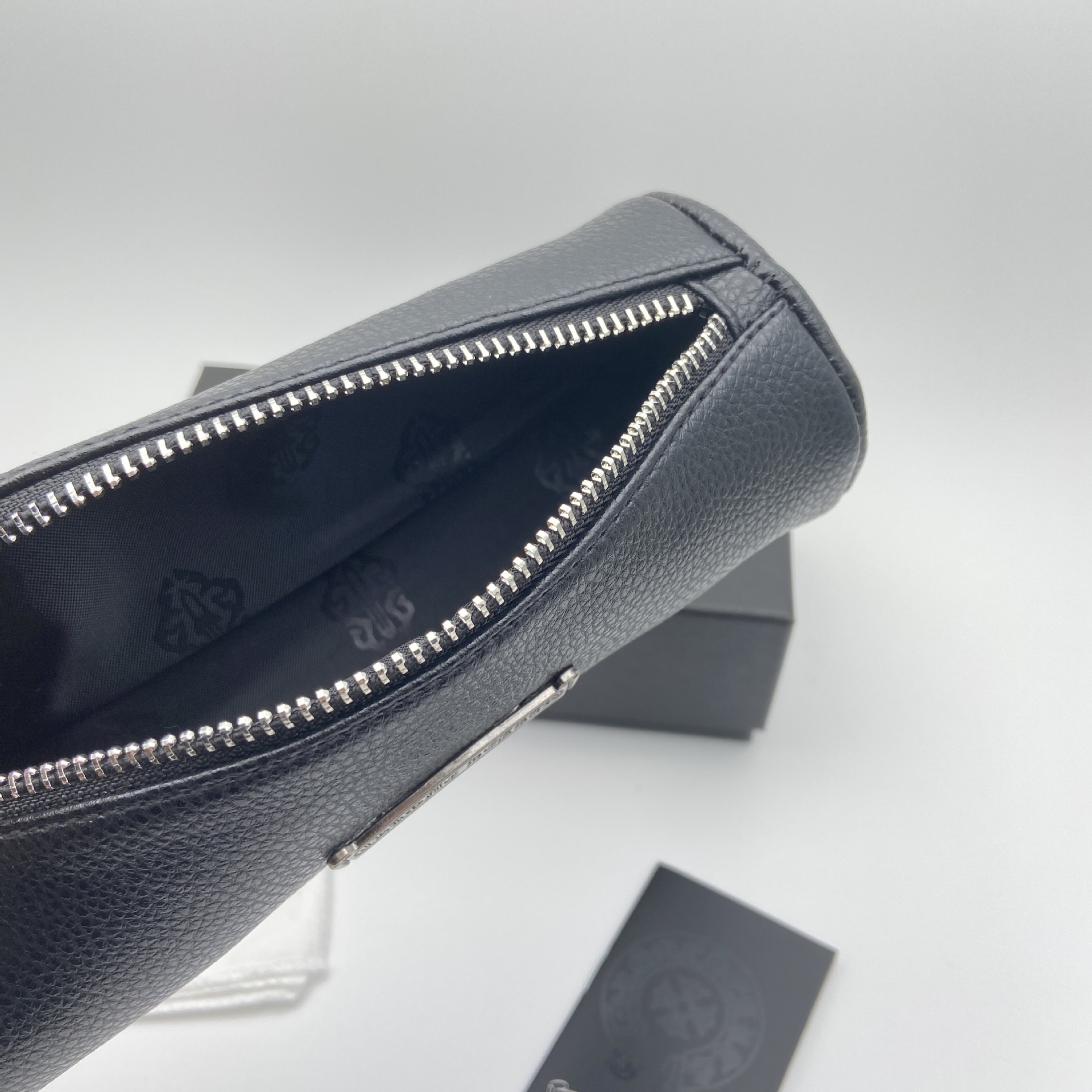 CH Glasses case clear clothes card box