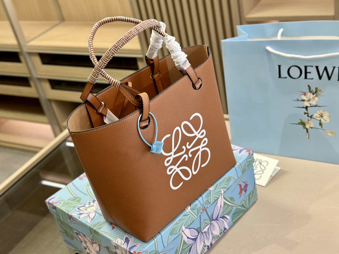 Loewe Tote 016 LLS551 28cm
