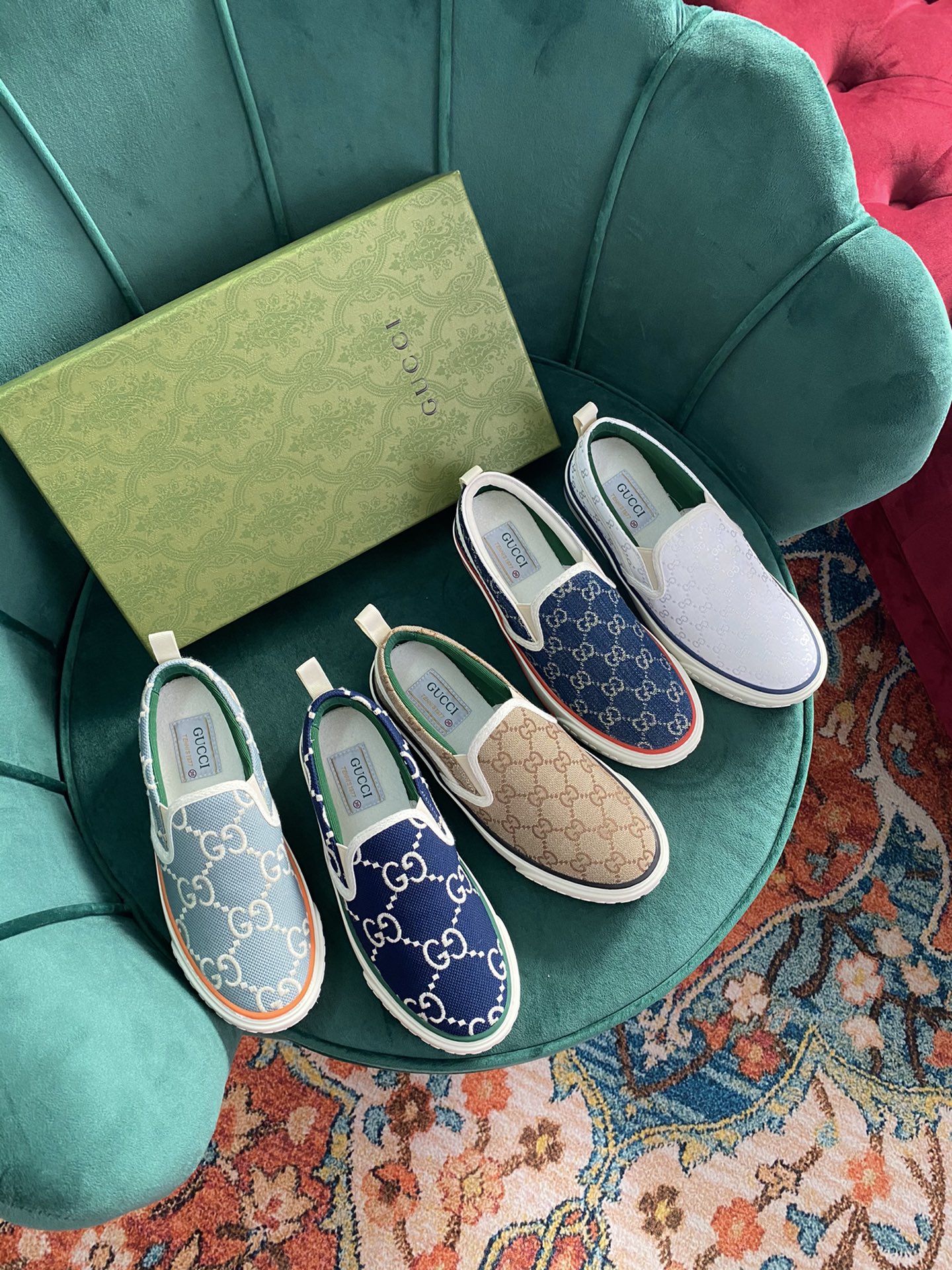 Gucci 021 Casual shoes XM062