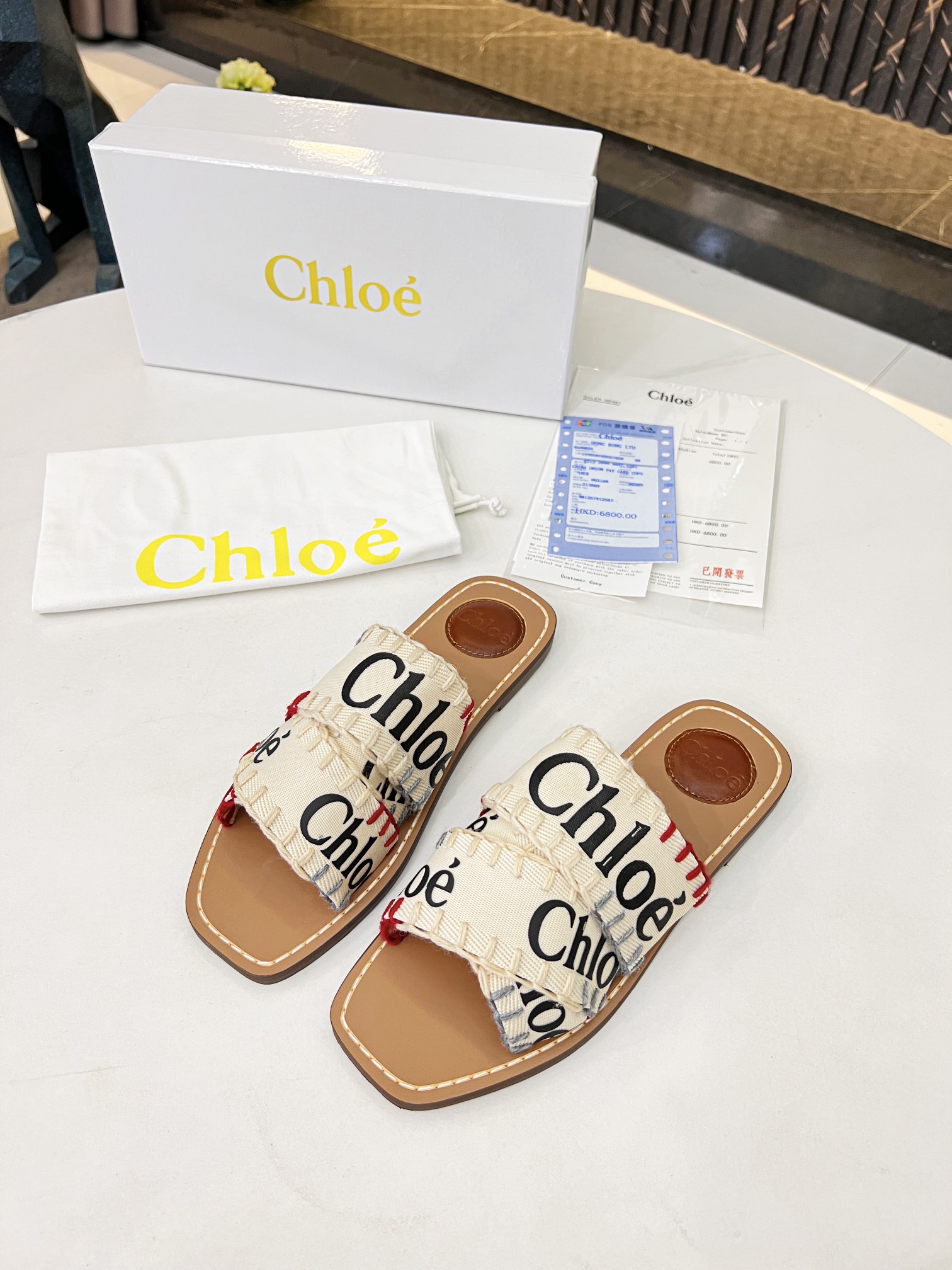 Chloe 001 XM 581