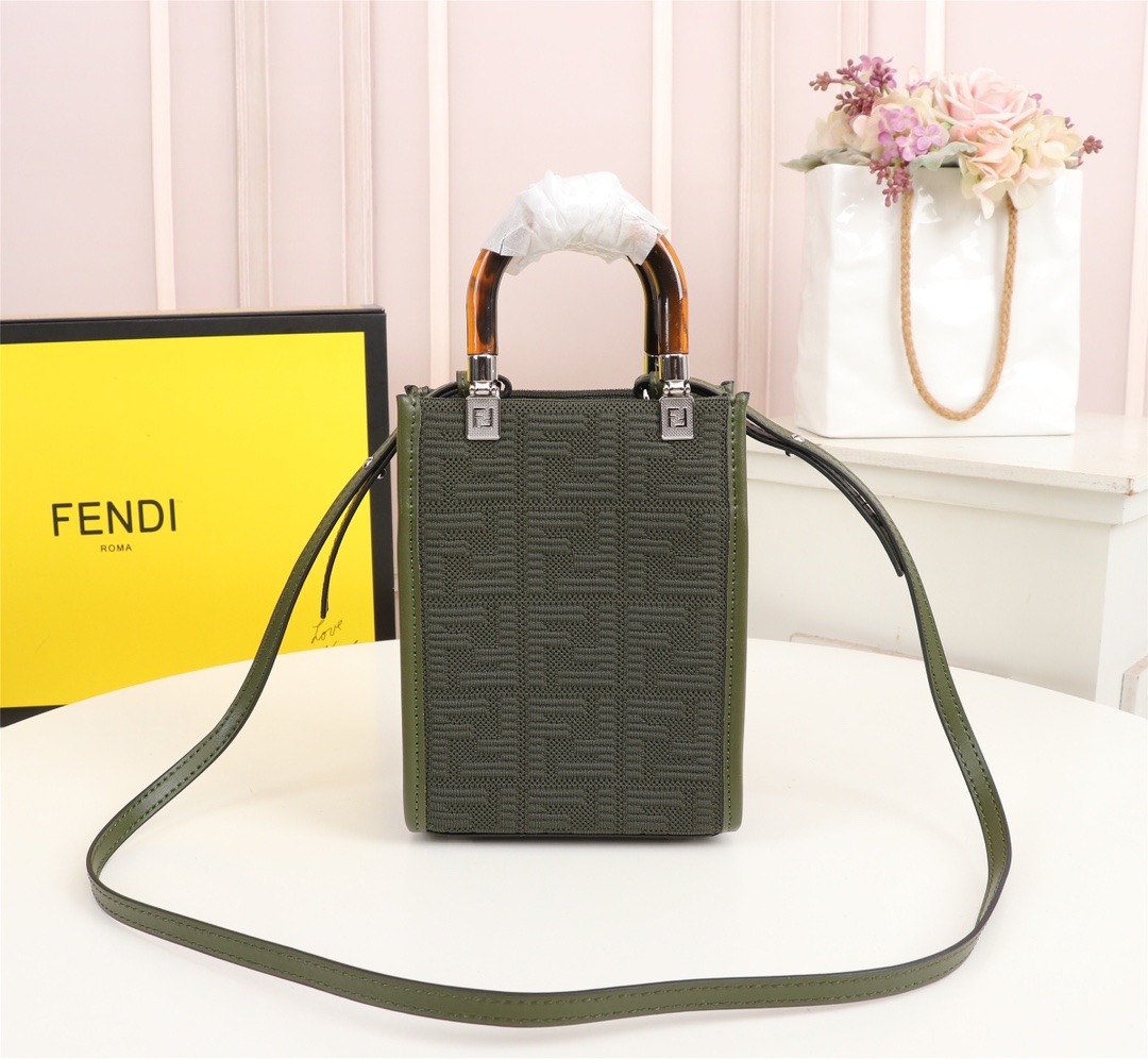 Fendi8628JQE551