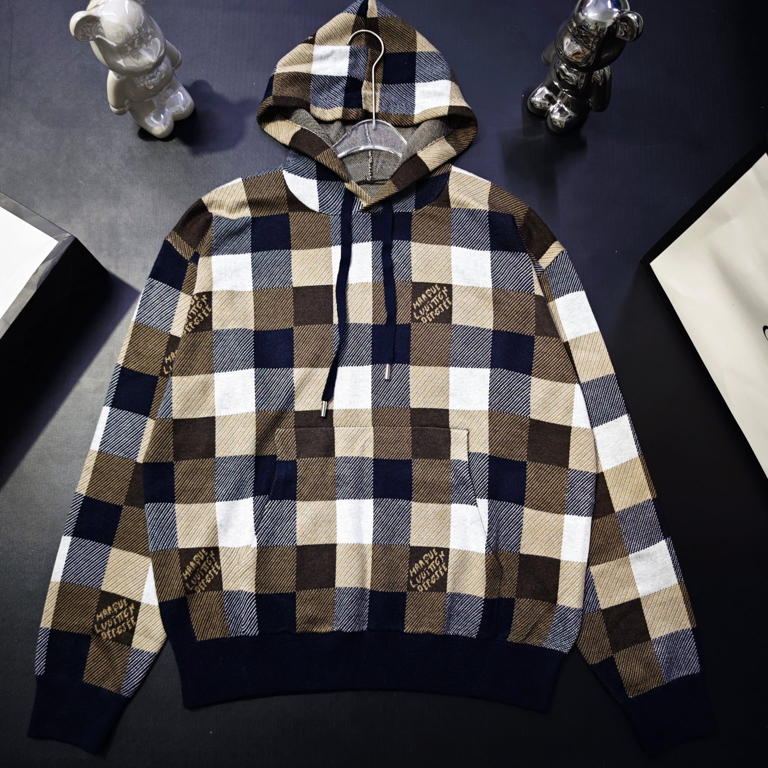 LV Ladieswear 008