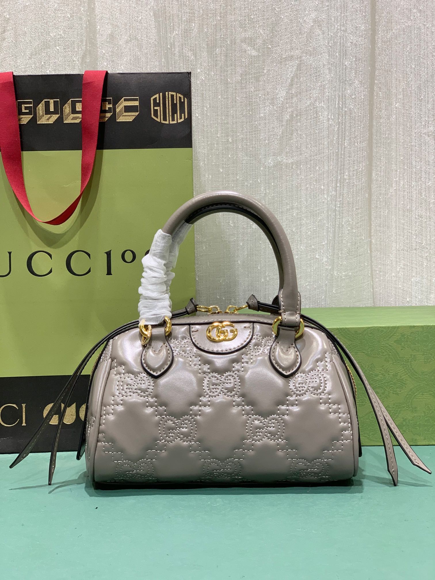 GUCCI handbag 702251