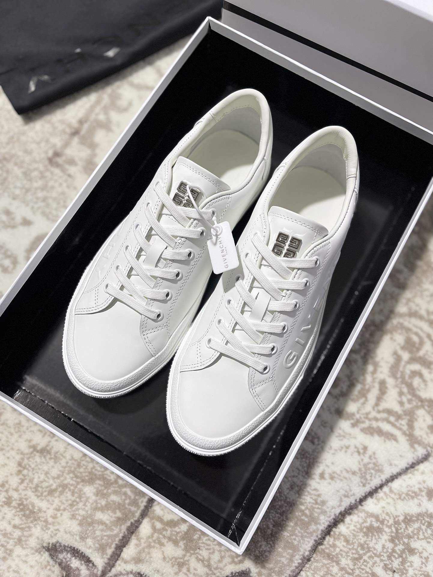 GIVENCHY 001 Casual shoes XM 023