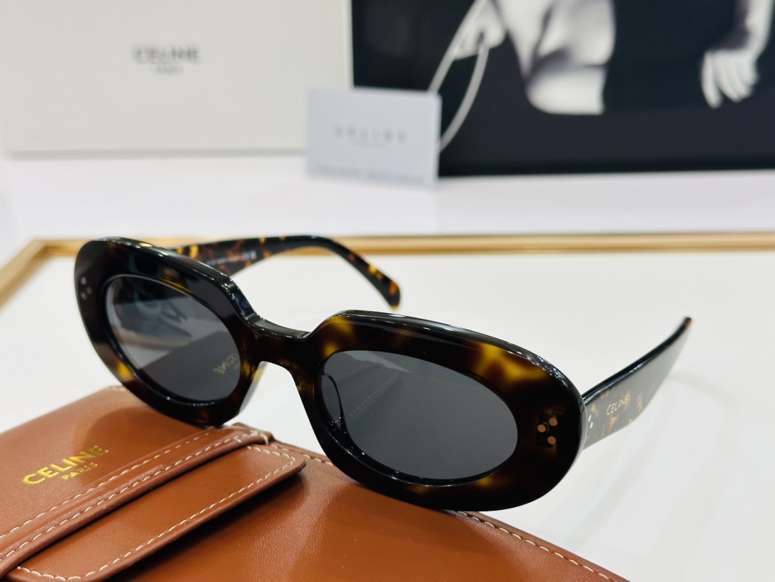 Celine Sunglasses CE40276U SM051