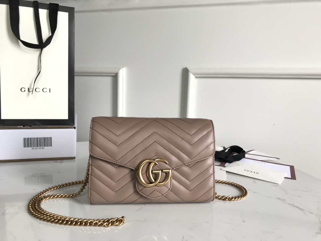 Gucci474575smile071
