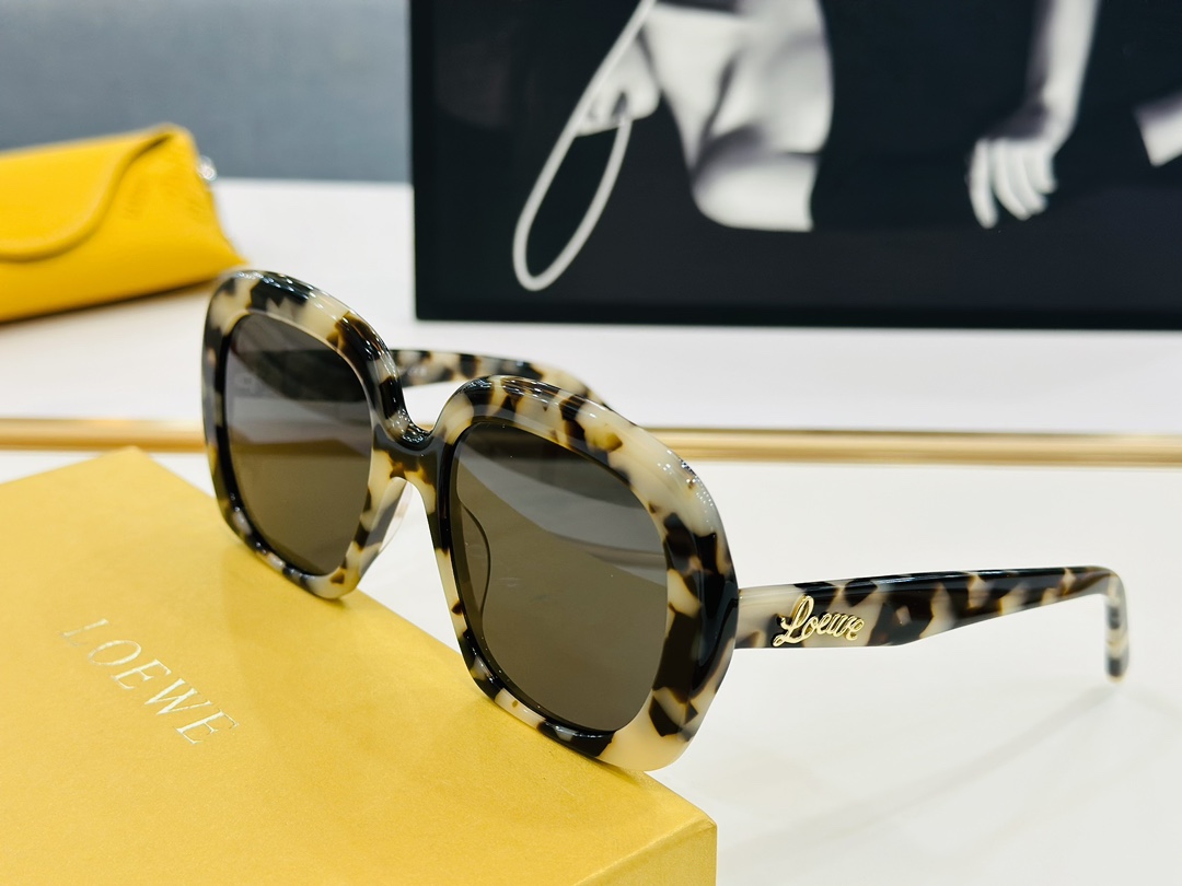 Loewe Sunglasses LW50056 SM051