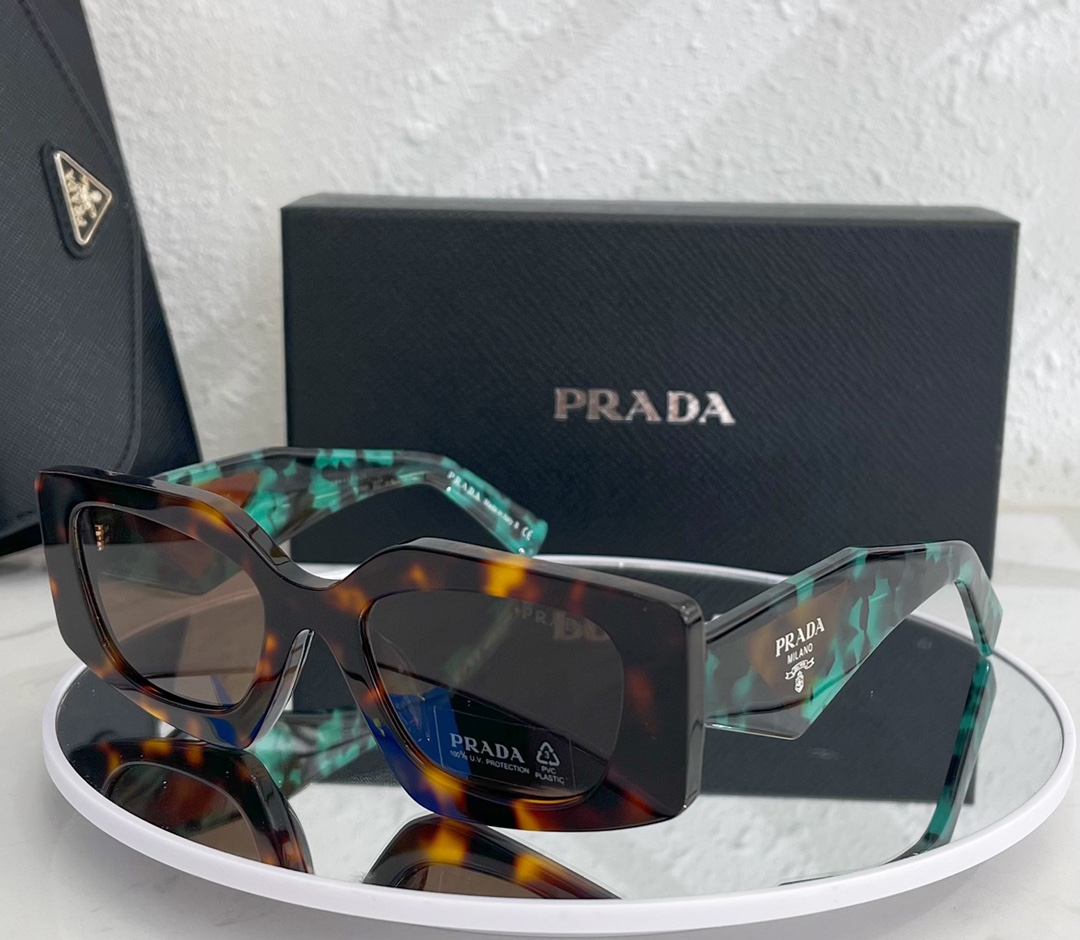 Prada Sunglasses SPR 15Y SM051