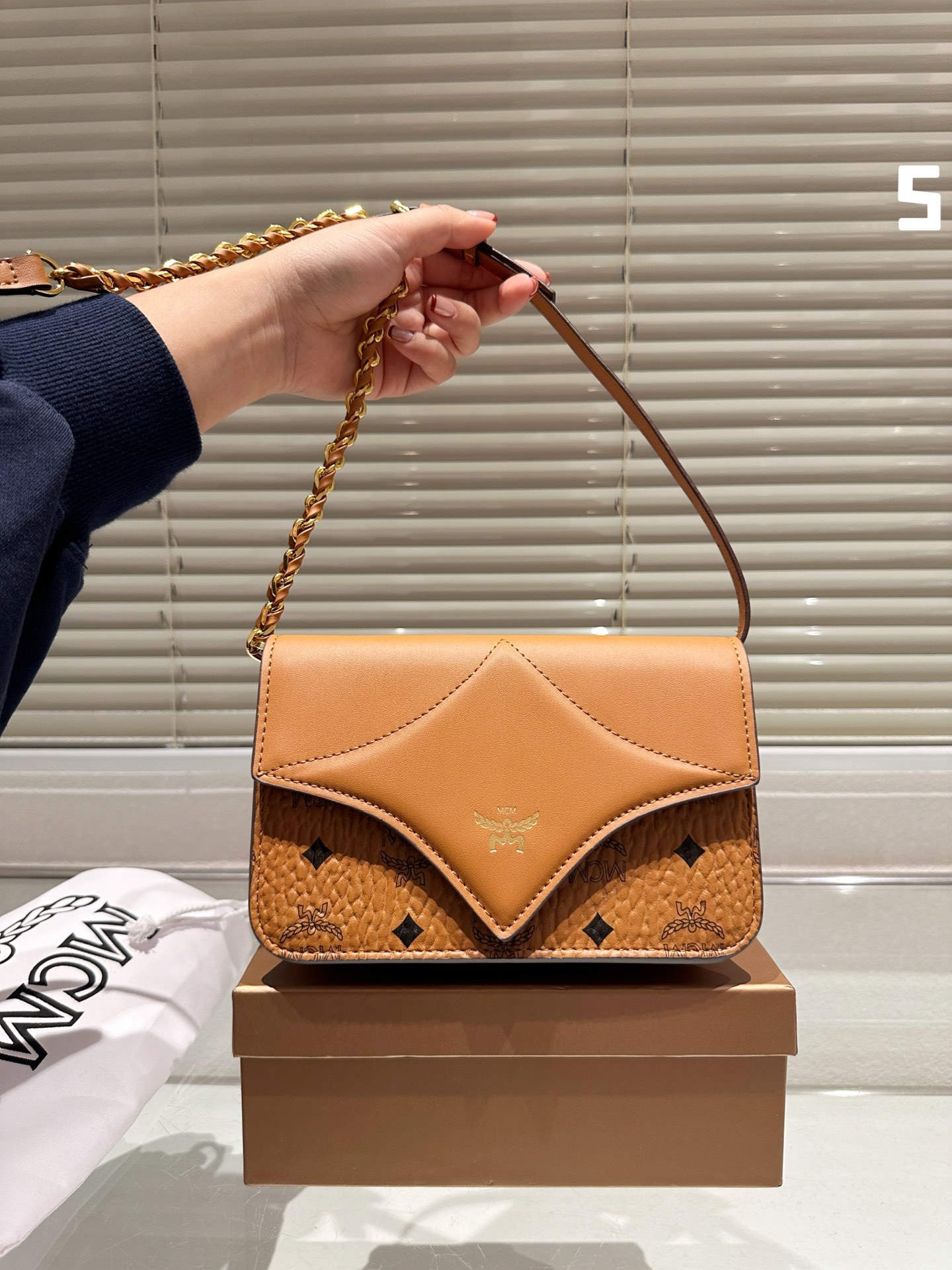 MCM Shoulder Bag 016 LLS051 20cm