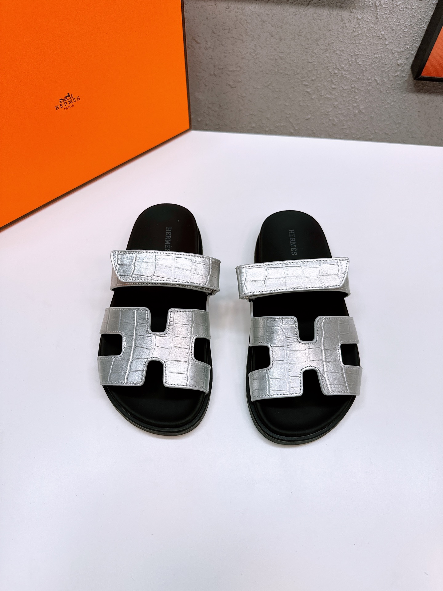 HERMÈS CHYPRE SANDALS 013 XM 052