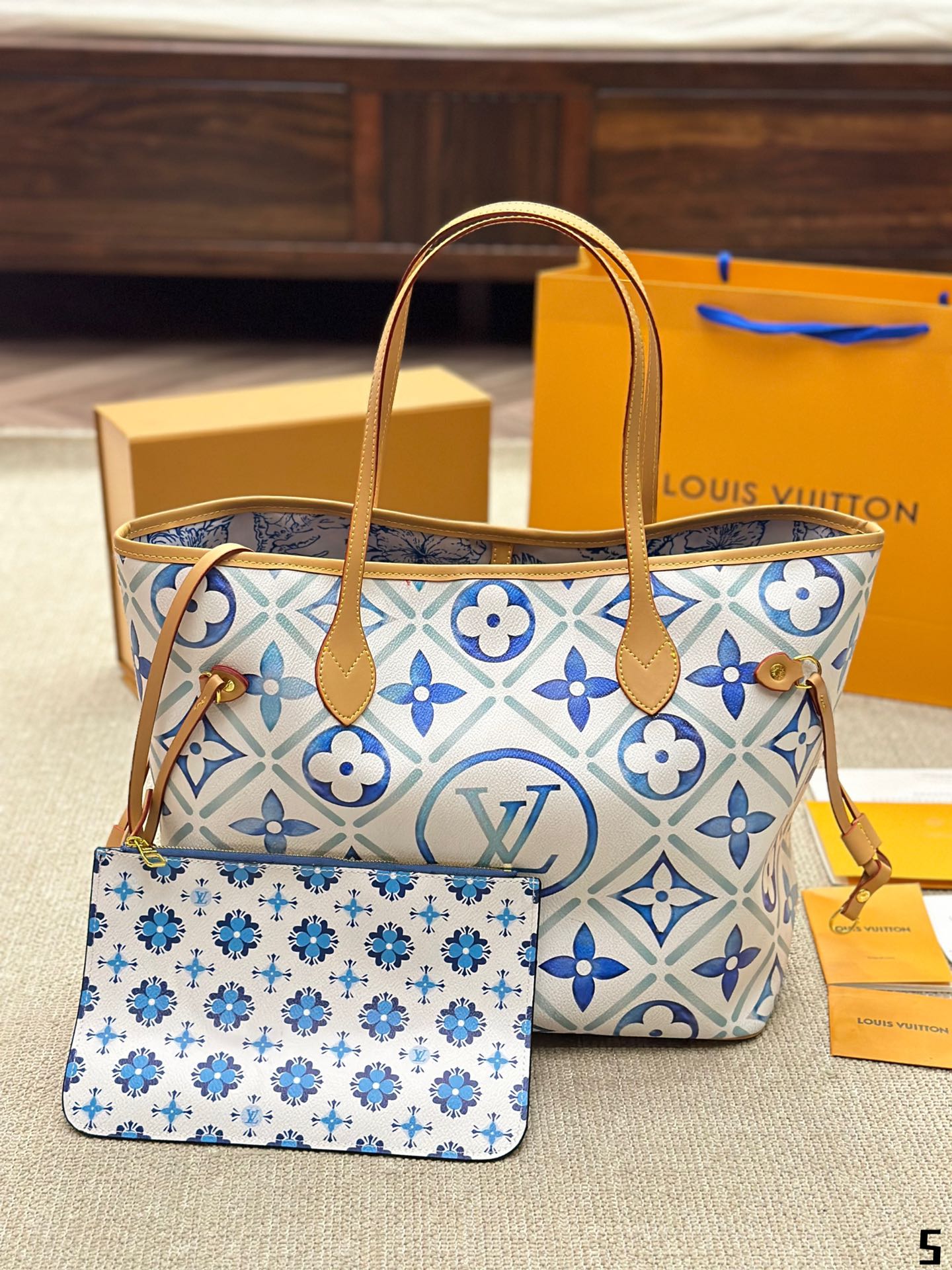 LV Neverfull 022 DB502 30cm