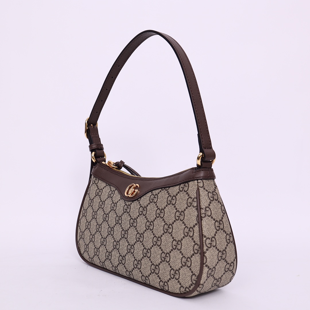 Gucci735145smile051
