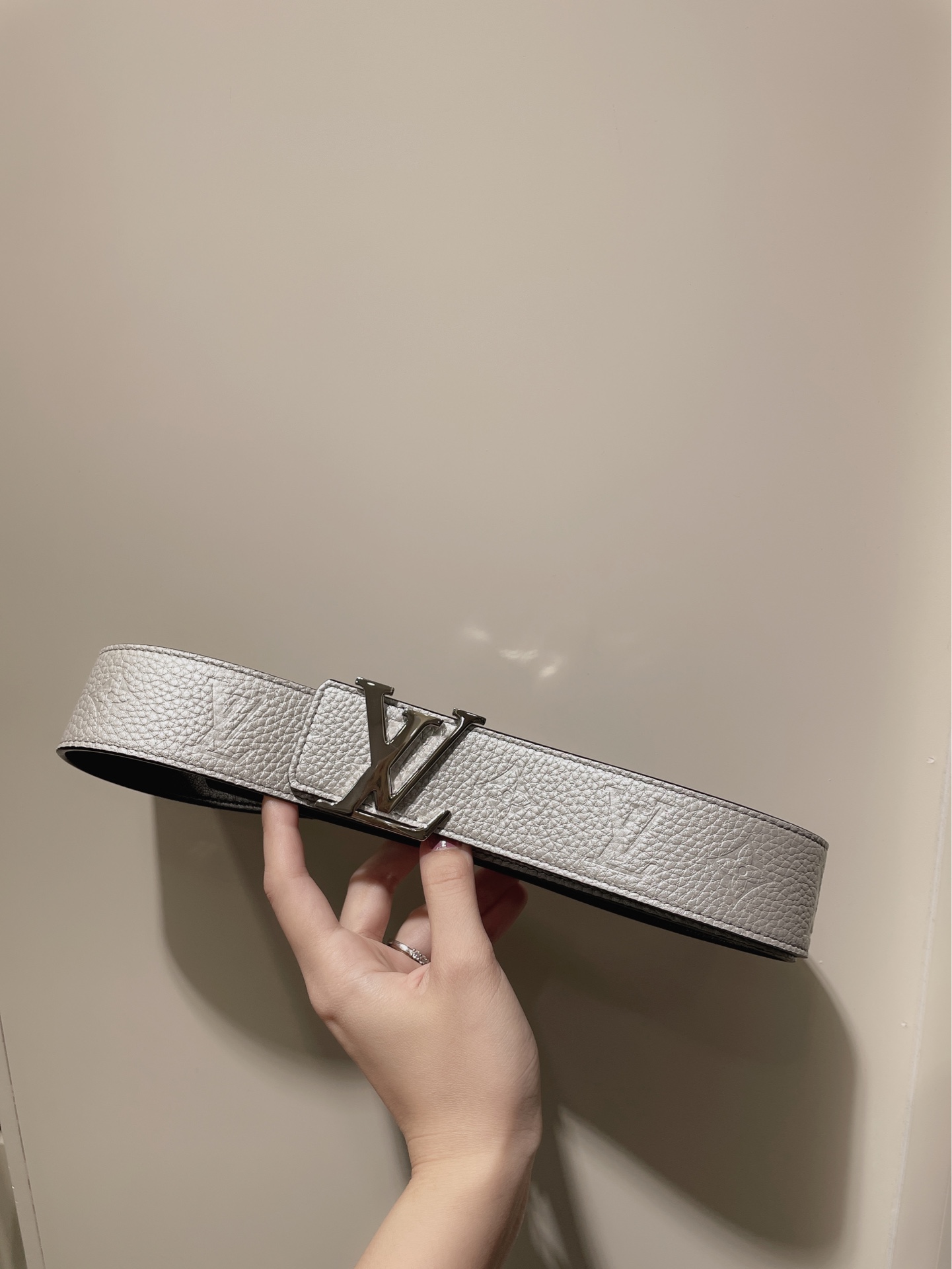 LV Belt 007 22PJ071 4cm