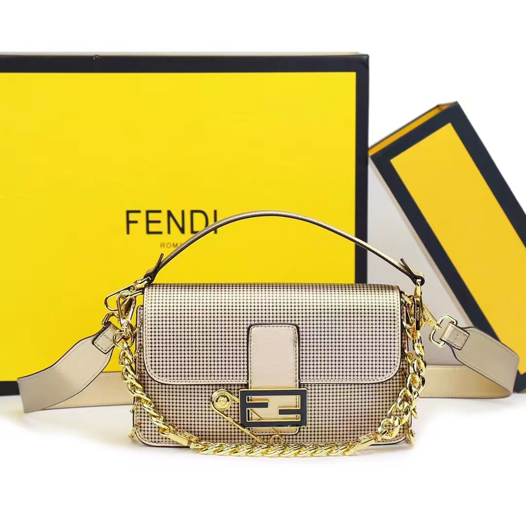 Fendi003JQE002