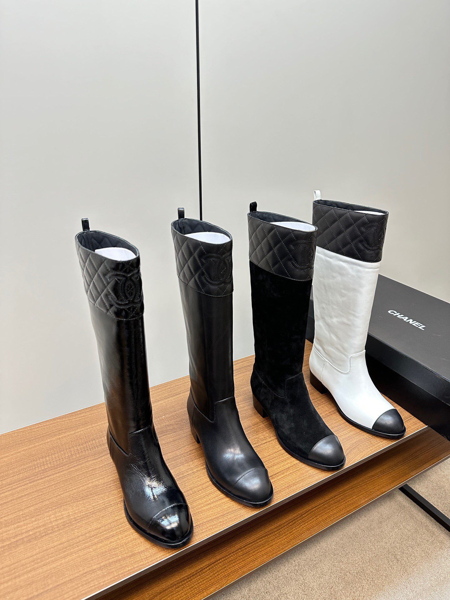 Chanel 007 boots XM015