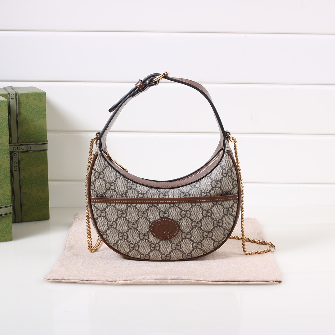 Gucci726843smile061