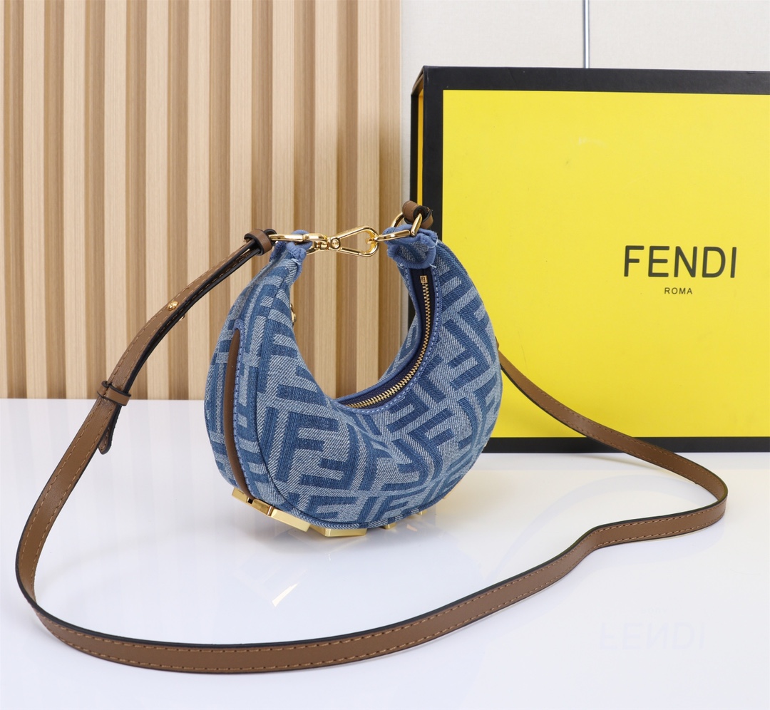 Fendigraphy Bag 68059 LM051 17cm