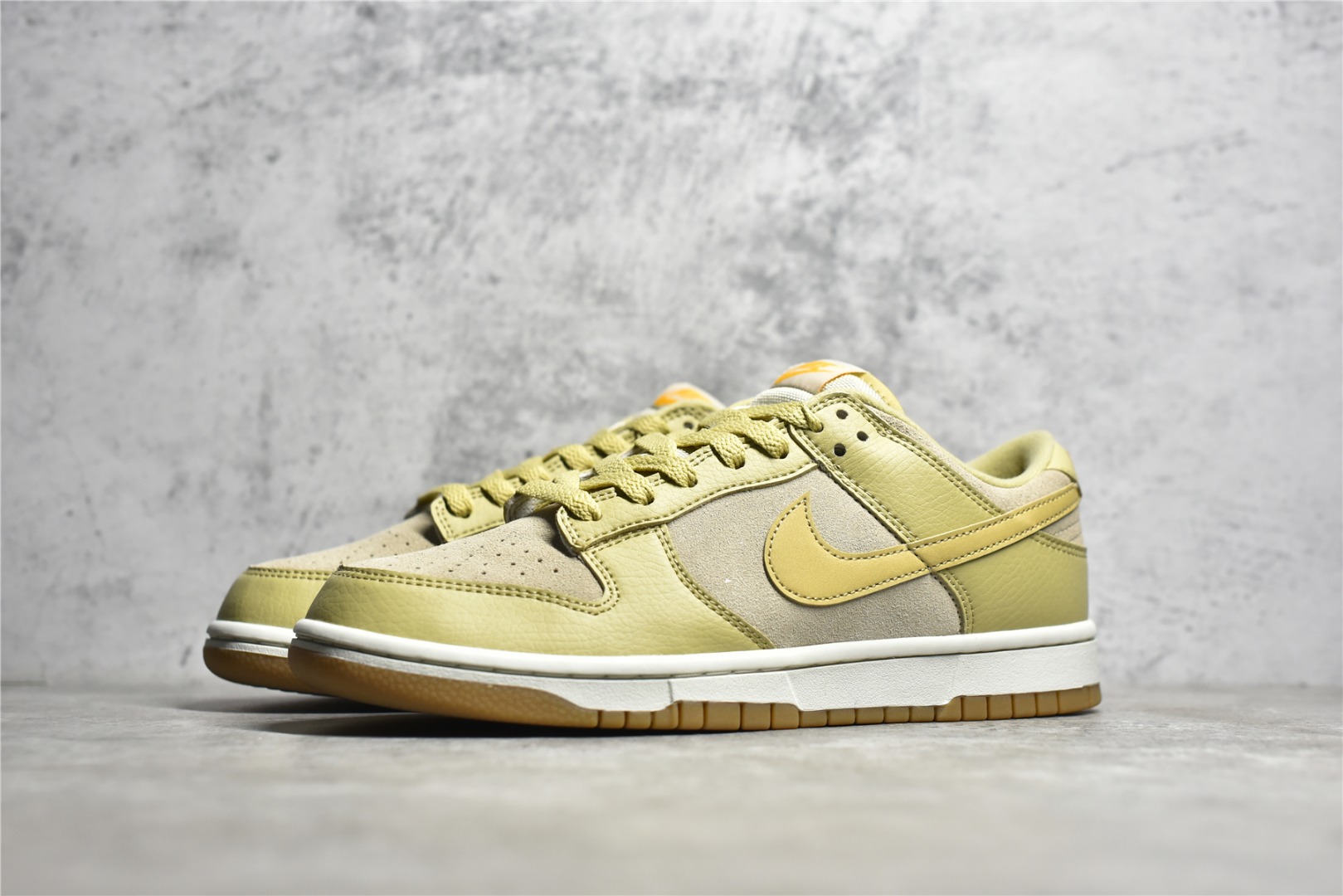 NK Dunk Low Tan Suede DZ4513-200