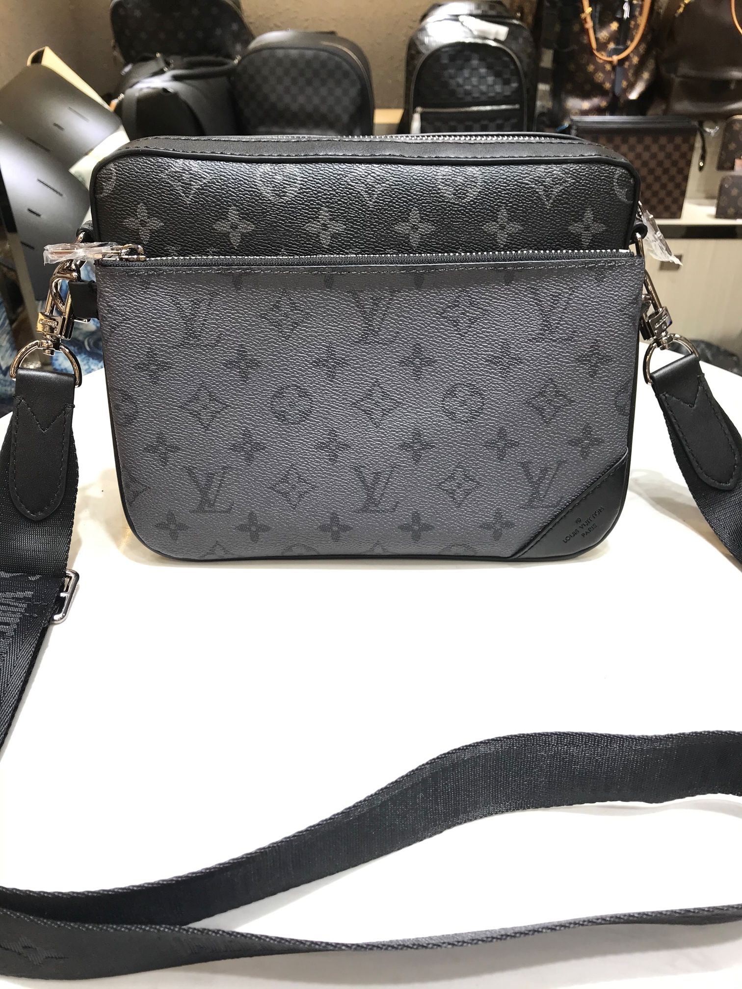 LV69443CS051