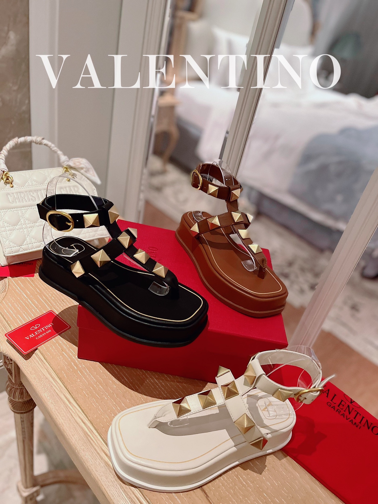 Valentino shoes (35-41) V008 02