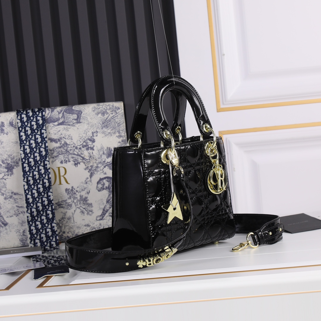 Dior2026XB081