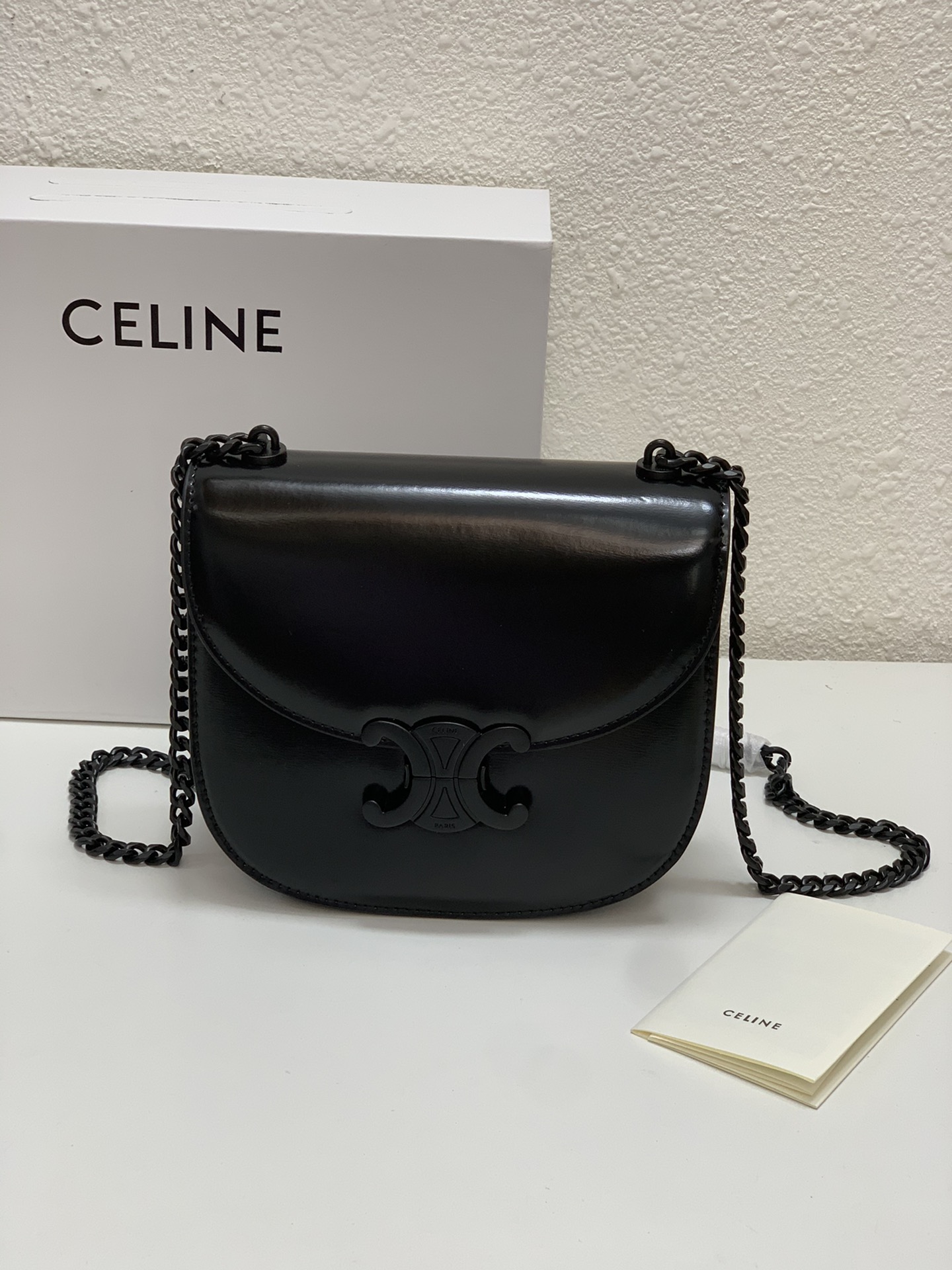 Celine004XX581