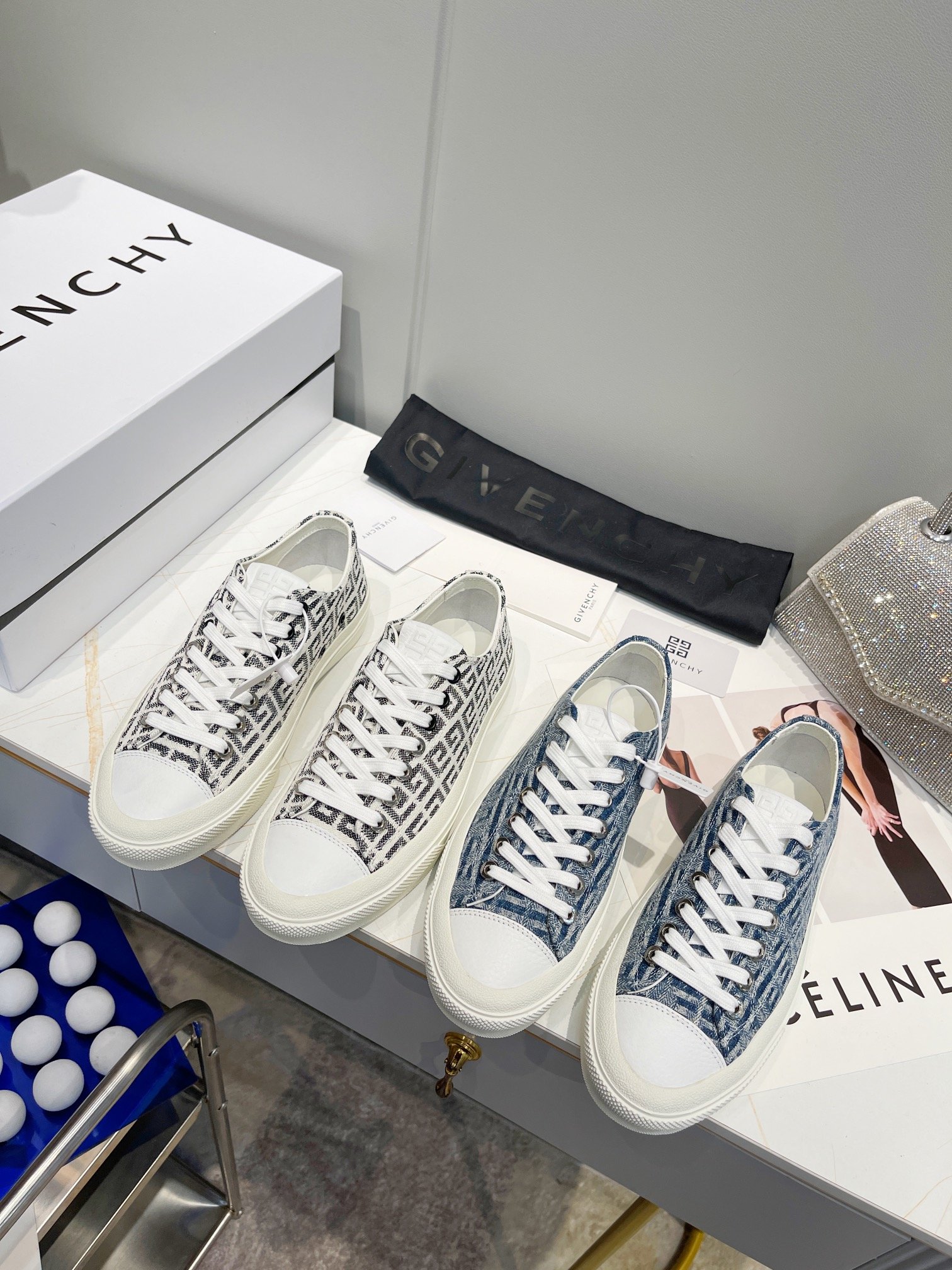 GIVENCHY 006 Casual shoes XM 003