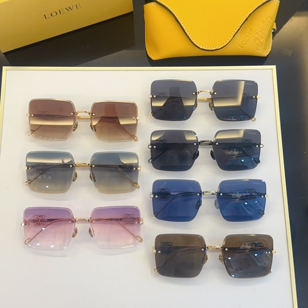 Loewe Sunglasses LW5091S SM051
