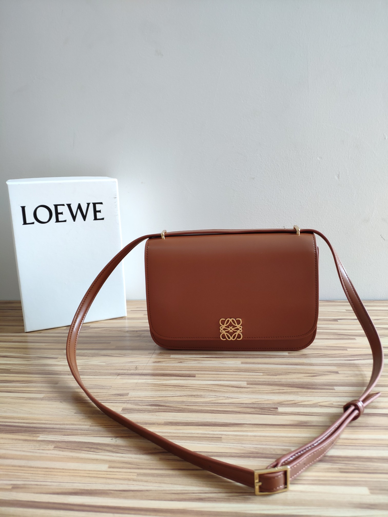 Loewe001 22PJ012 022