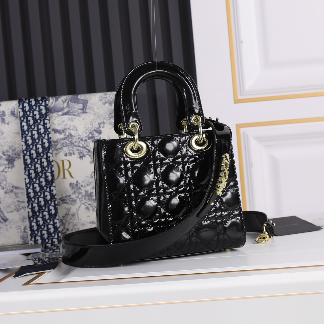 Dior2026XB081