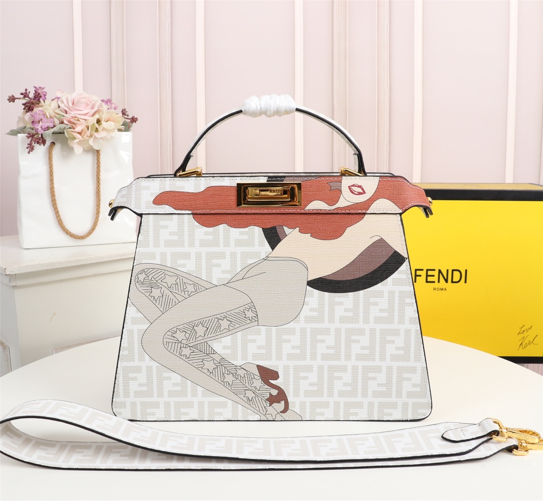 Fendi006JQE012