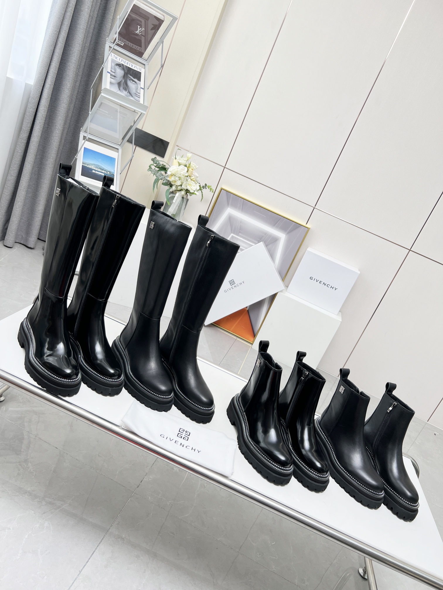 Givenchy 001 boots XM023004