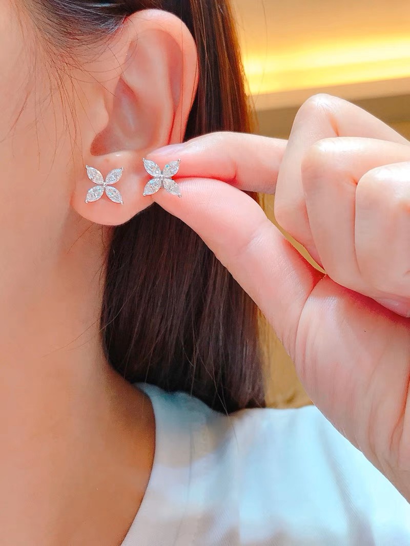 Tiffany & Co. Earring 008