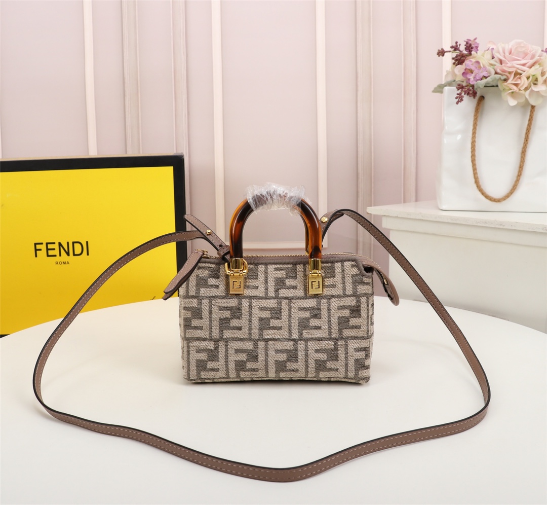 Fendi8839JQE051