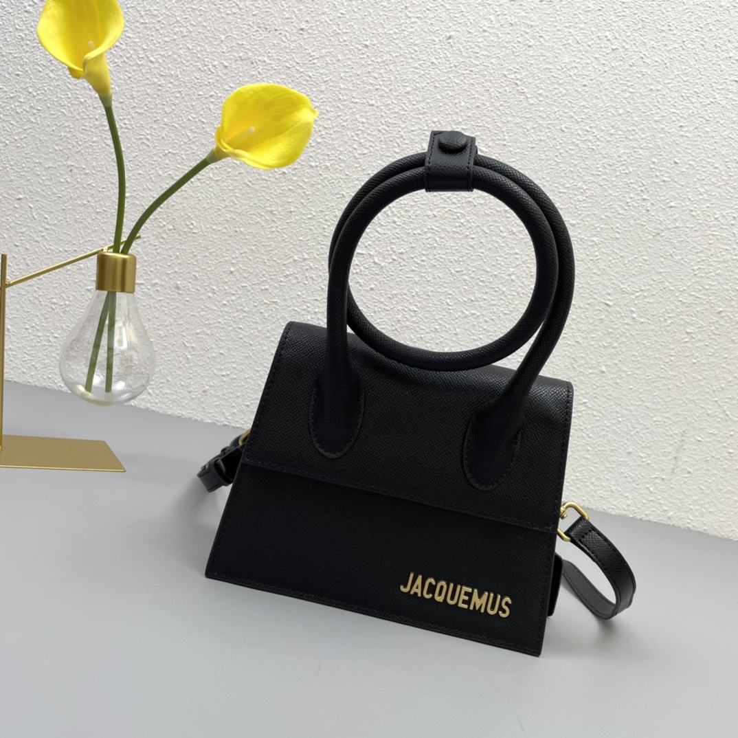 JACQUEMUS 2023 22PJ551