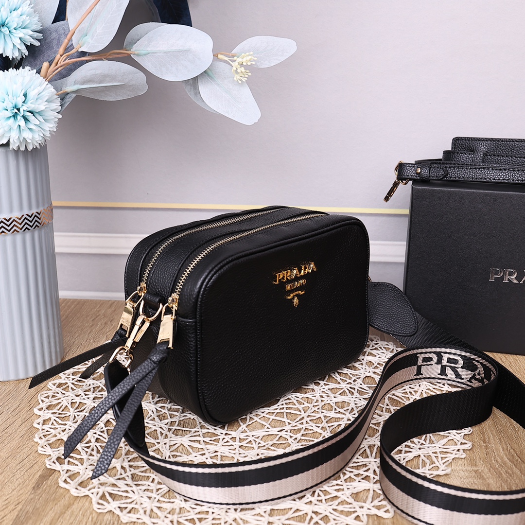 Prada0838 22PJ061
