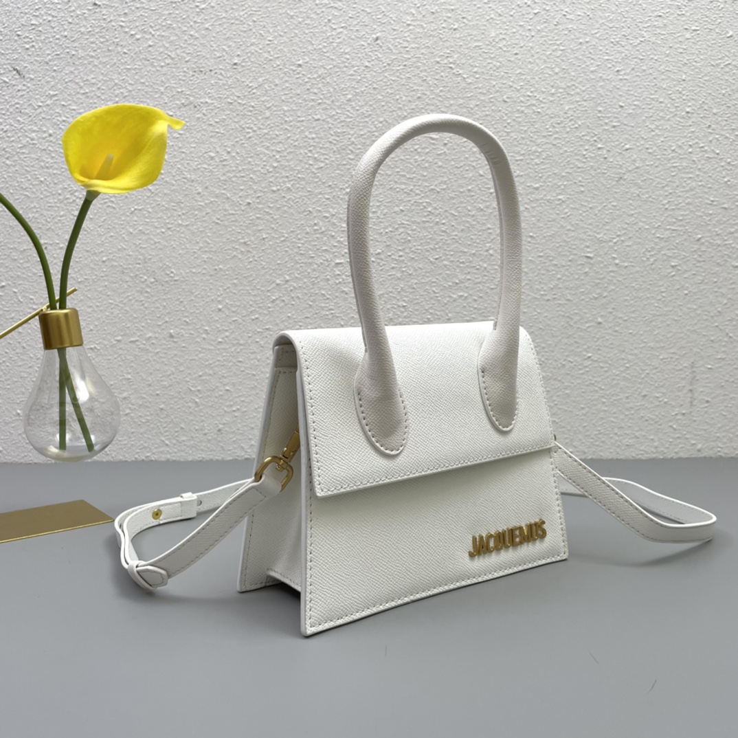 JACQUEMUS 2022 22PJ051