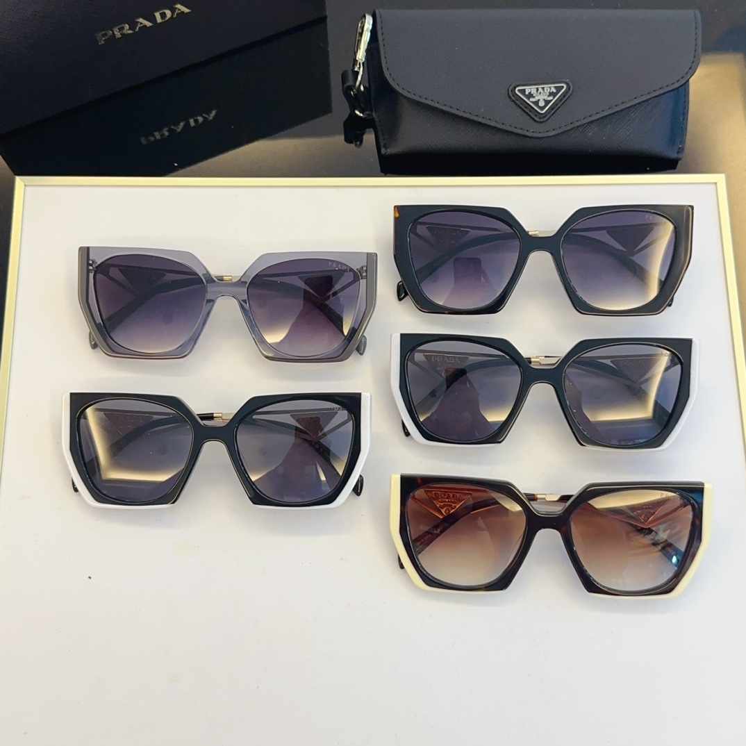 Prada Sunglasses SPR 89W SM021