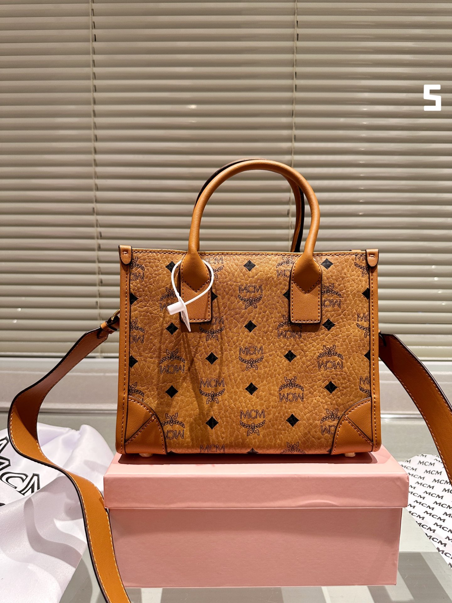 MCM Munchen Tote 022 LLS551 24cm