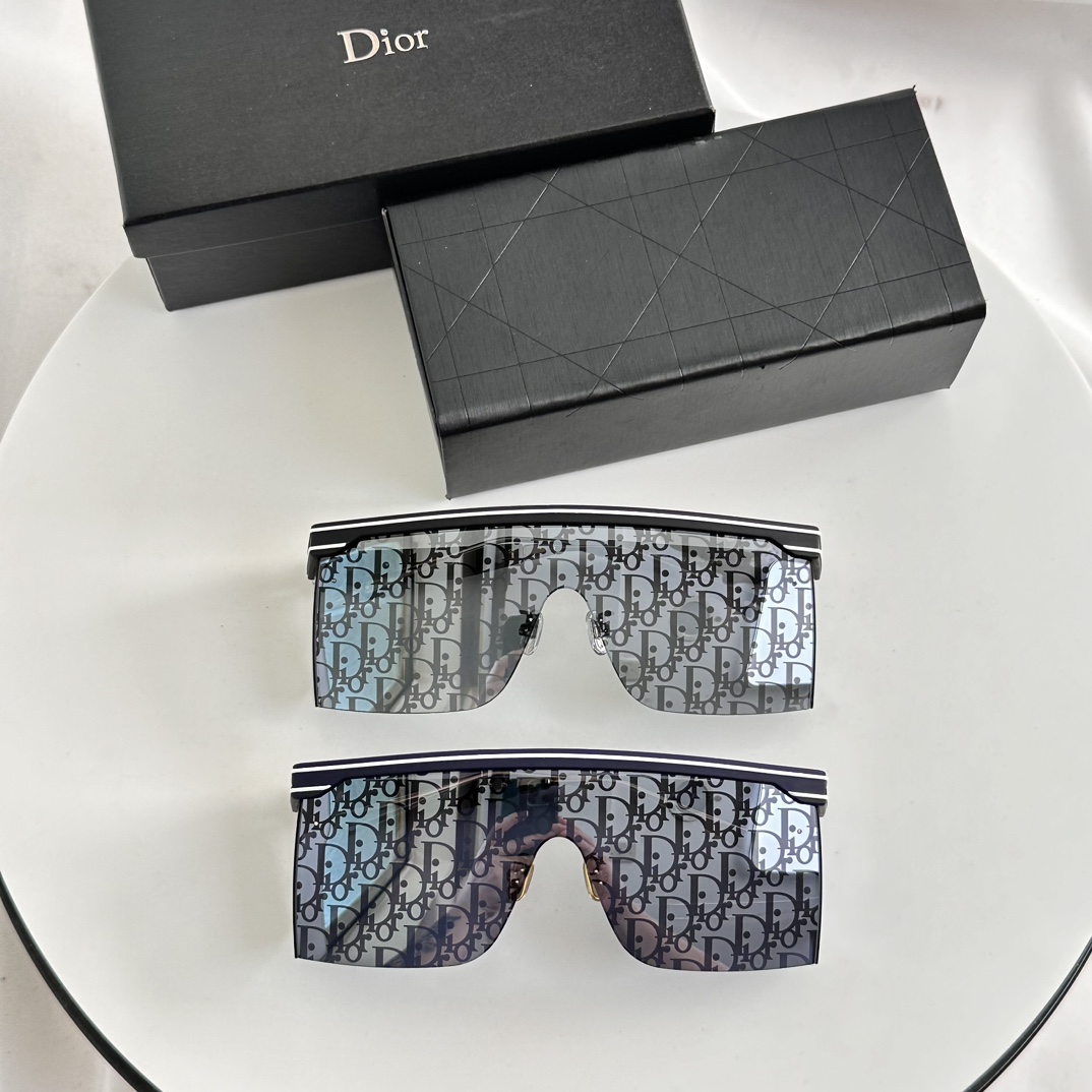 Dior Sunglasses club M1U SM041