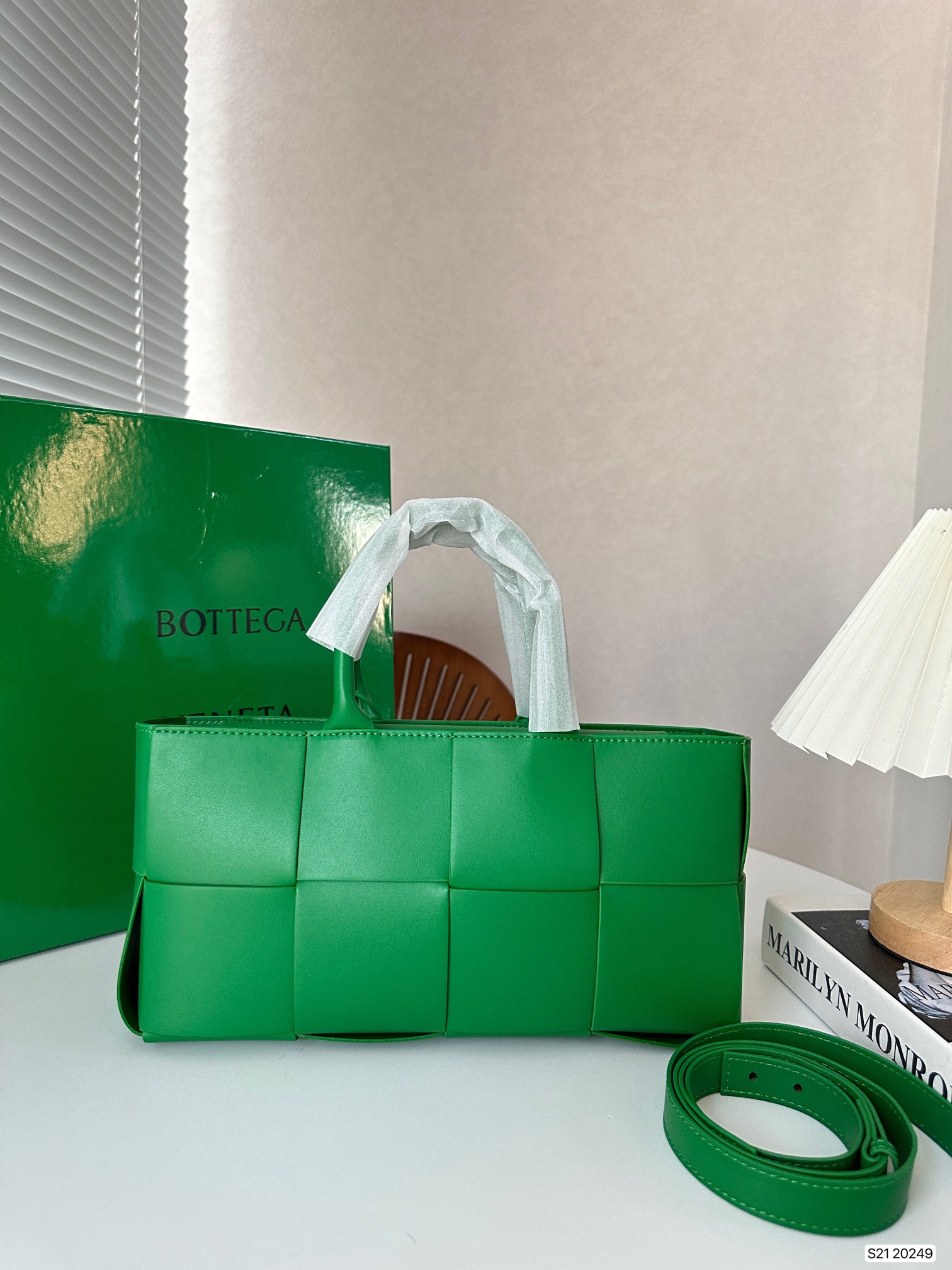 Bottega Veneta Tote 20249 DB071 33cm
