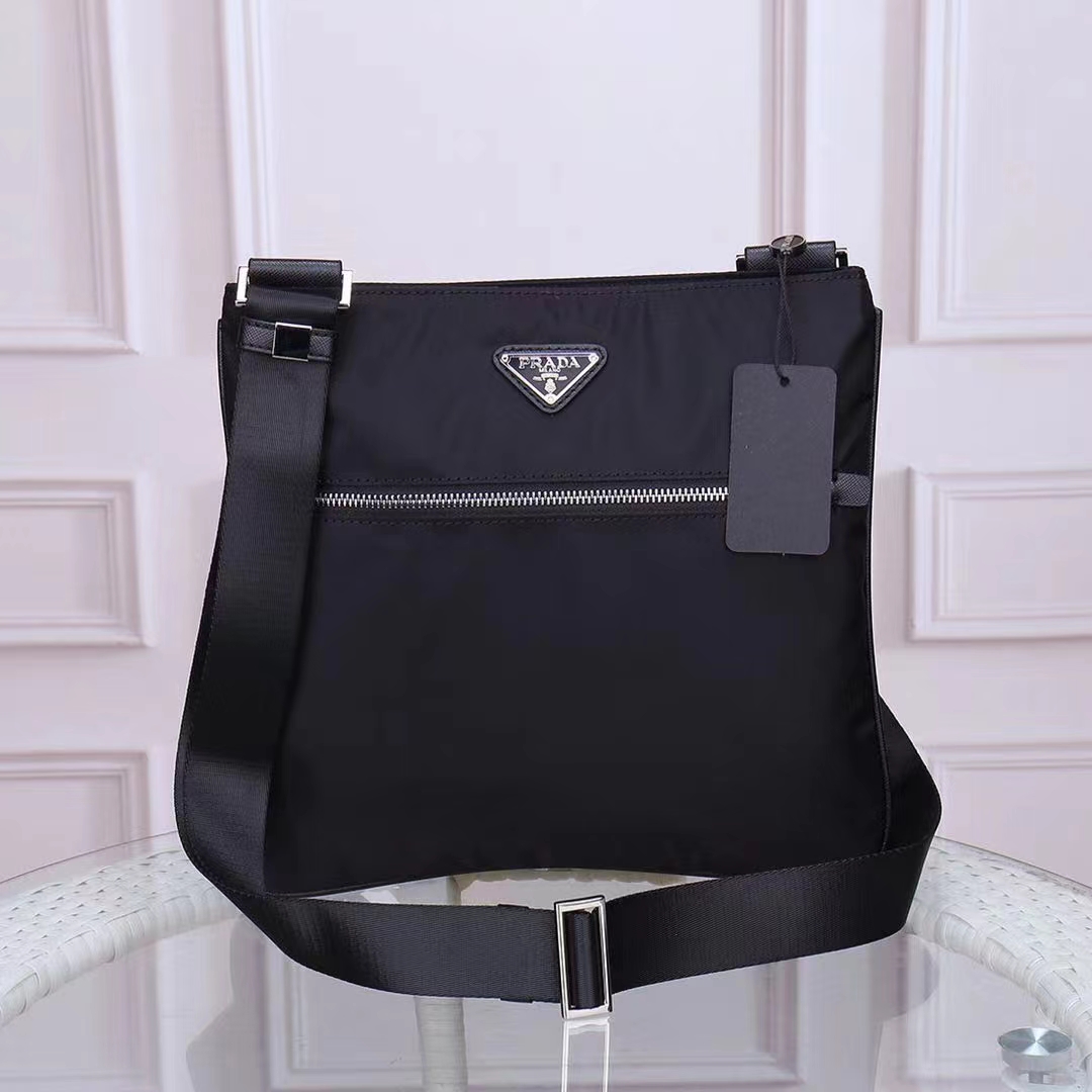 Prada052HMF041