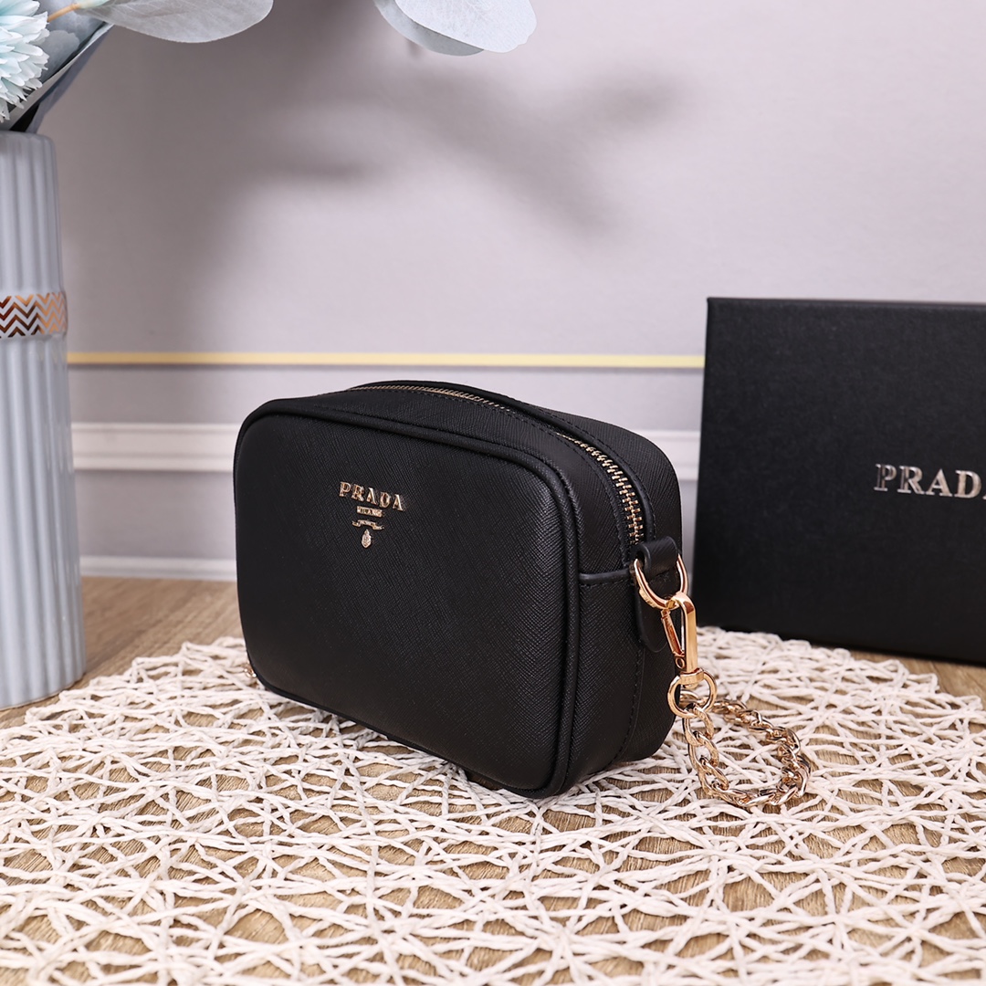 Prada0837 22PJ021