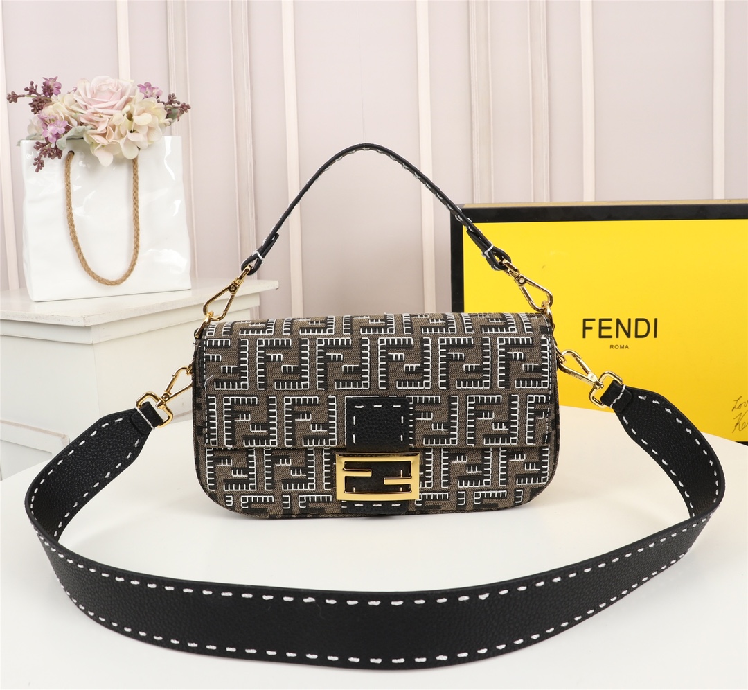 FendiF80018JQE