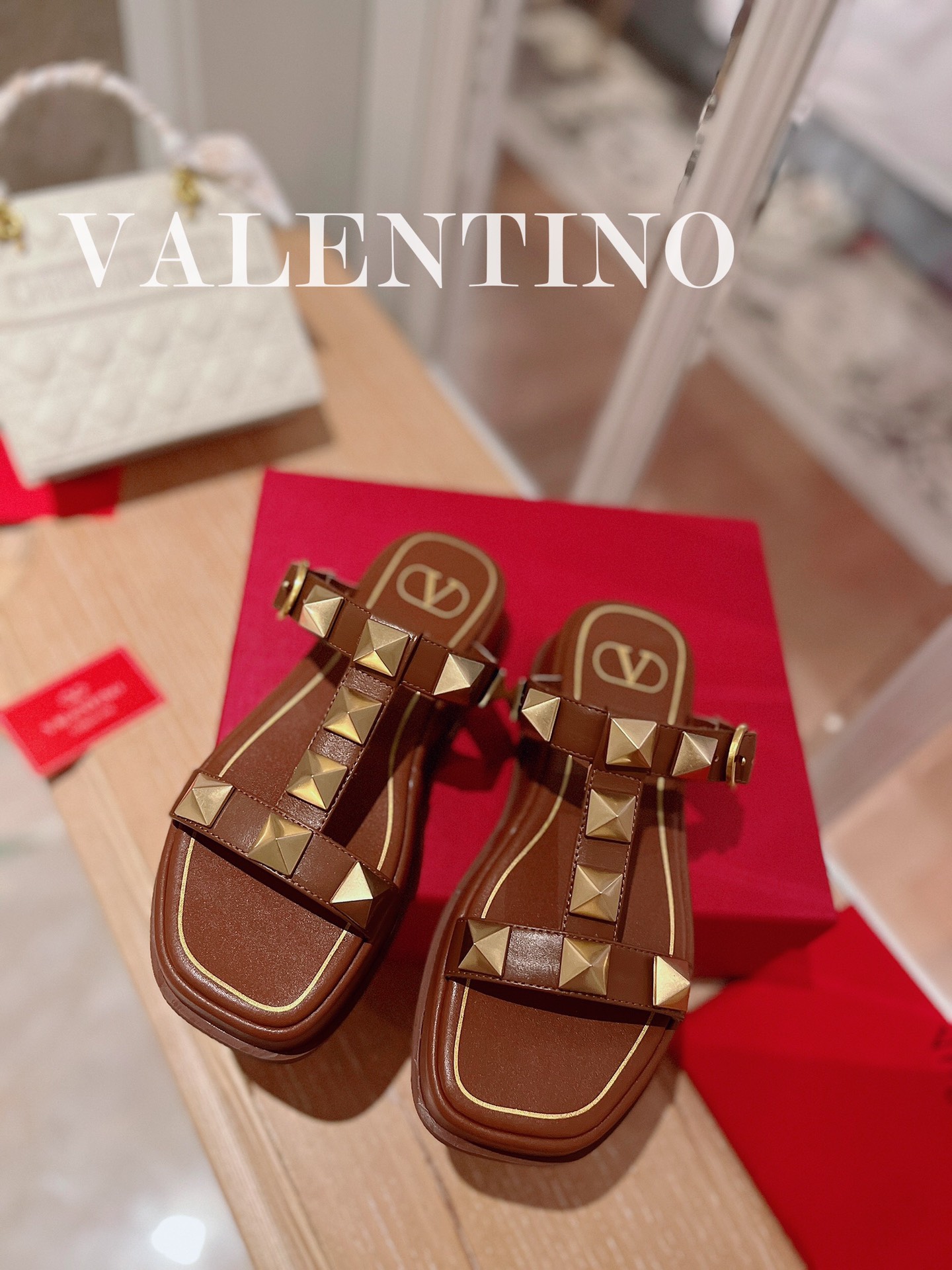Valentino shoes 008 XM 082