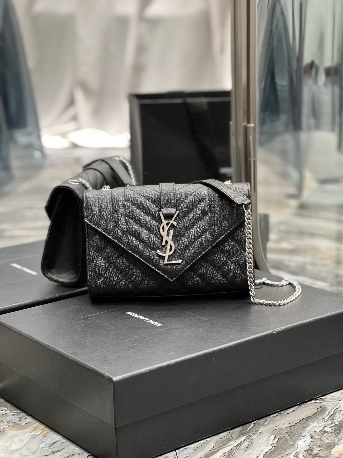 YSL526286LL031